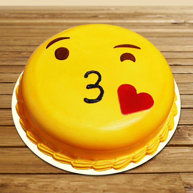 Send Emoji Kiss Cake Gifts To hyderabad