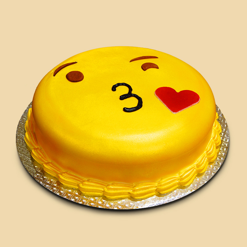 Send Emoji Kiss Cake Gifts To hyderabad